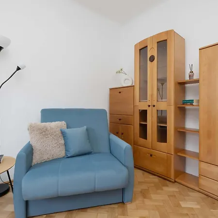 Functional With A Workspace Near The Ogrod Rozana By Renters *